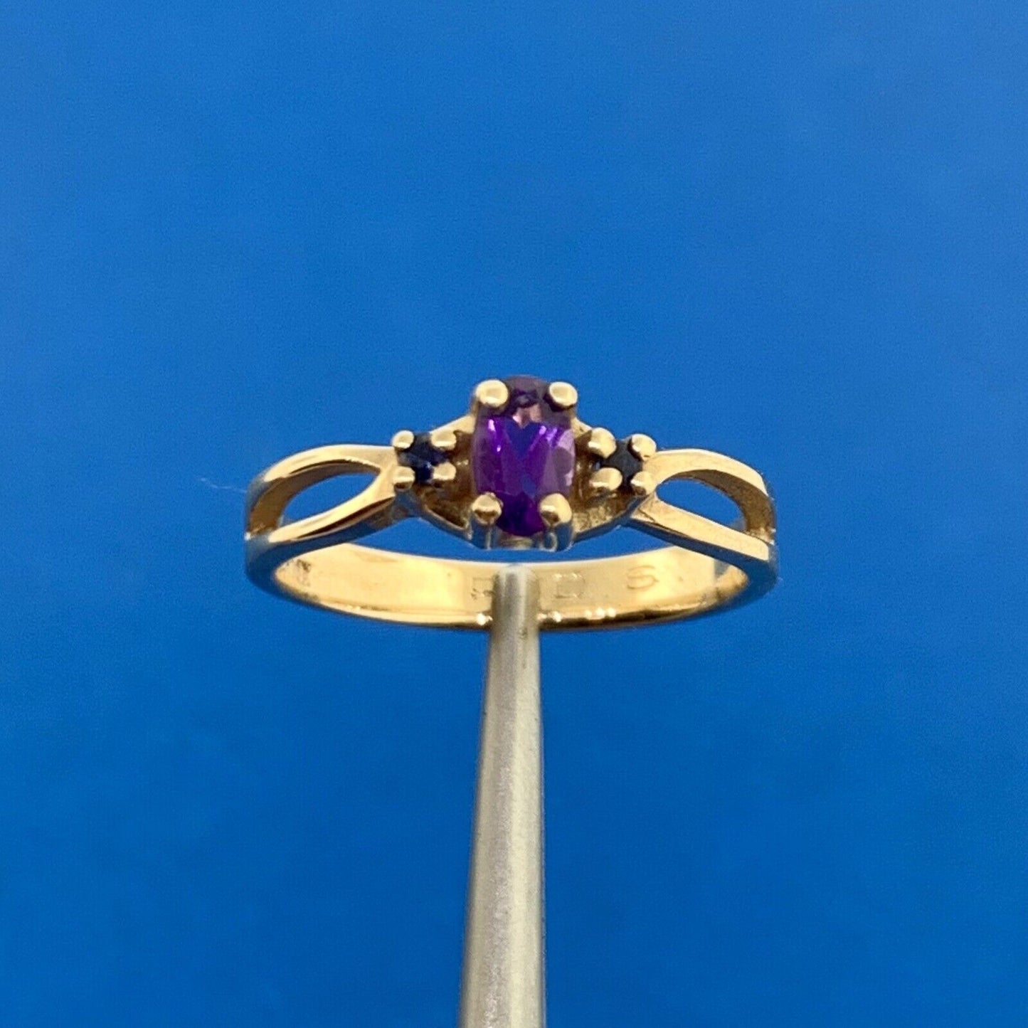 Designer 10K Yellow Gold Oval Amethyst Round Sapphire Accented Ring