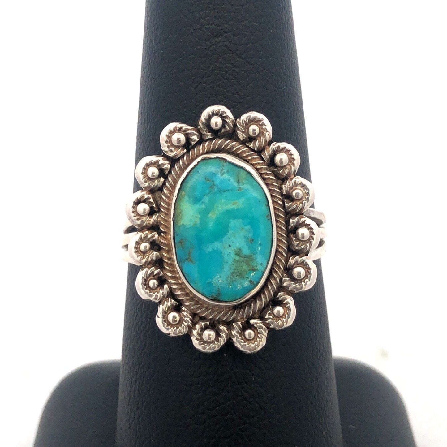 Vintage Native American Unsigned Sterling Silver Oval Turquoise Floral Bead Ring
