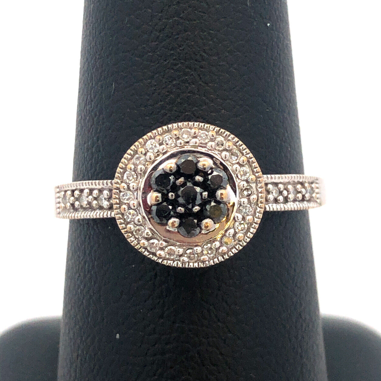 Gorgeous 10k White Gold Black Diamond Cluster White Diamond Accent Ring Size 8