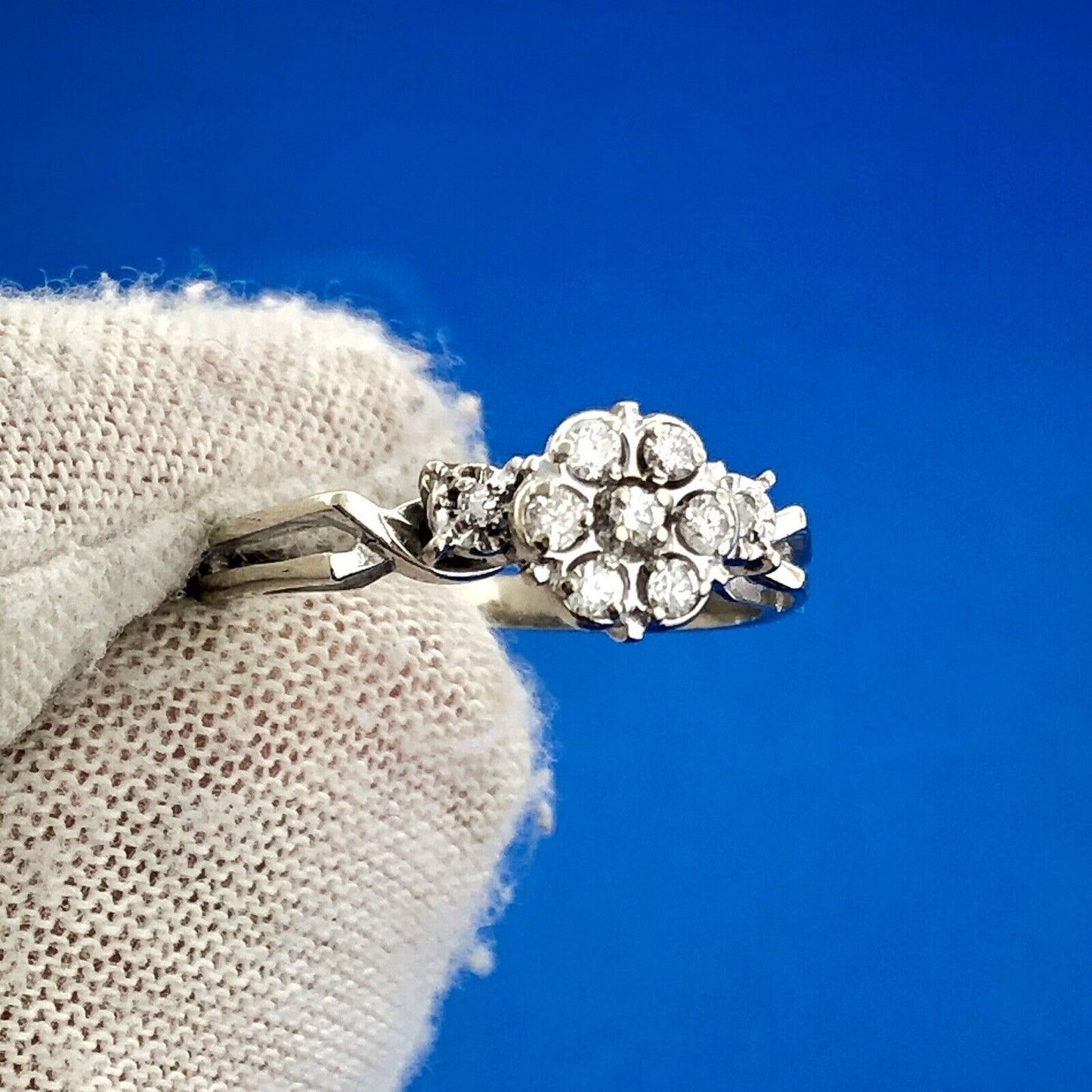 Charming 14K White Gold Diamond Floral Cluster Sweetheart Promise Bridal Ring