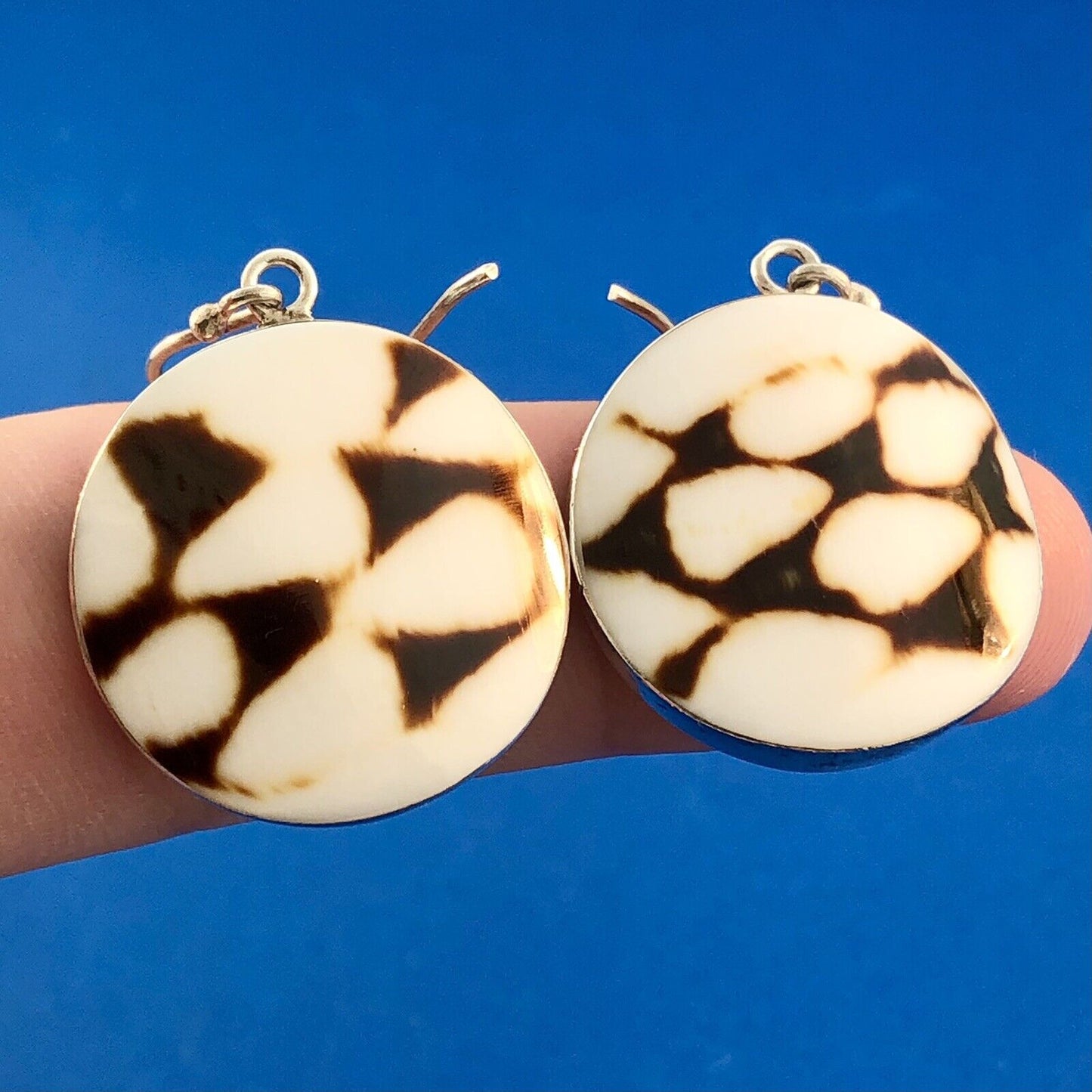 Retro 925 Sterling Silver Brown White Enamel Spotted Skin Disc Dangle Earrings