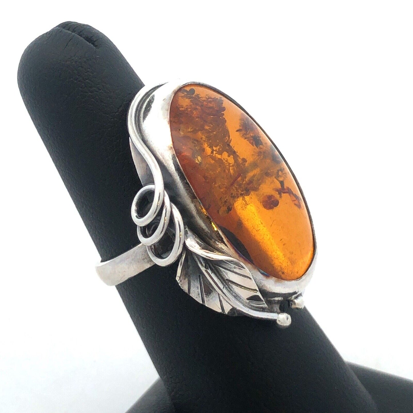 Vintage 925 Sterling Silver Oval Amber Vine Detail Statement Ring