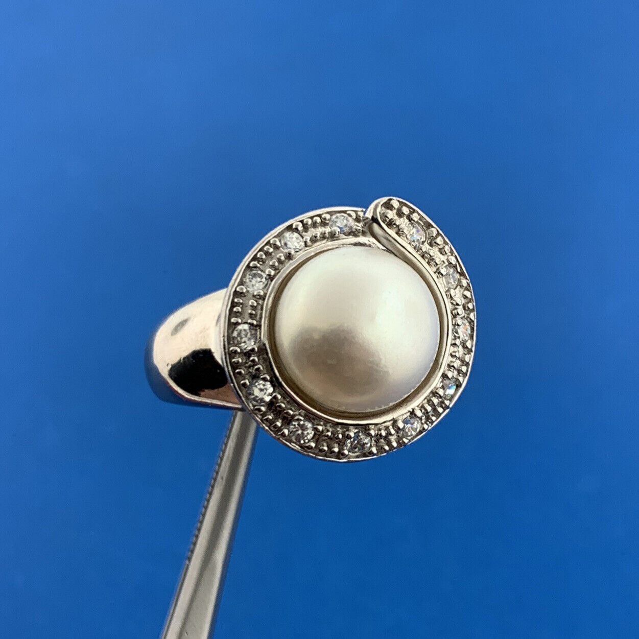 925 Sterling Silver Pearl Solitaire Diamond Accented Statement Ring