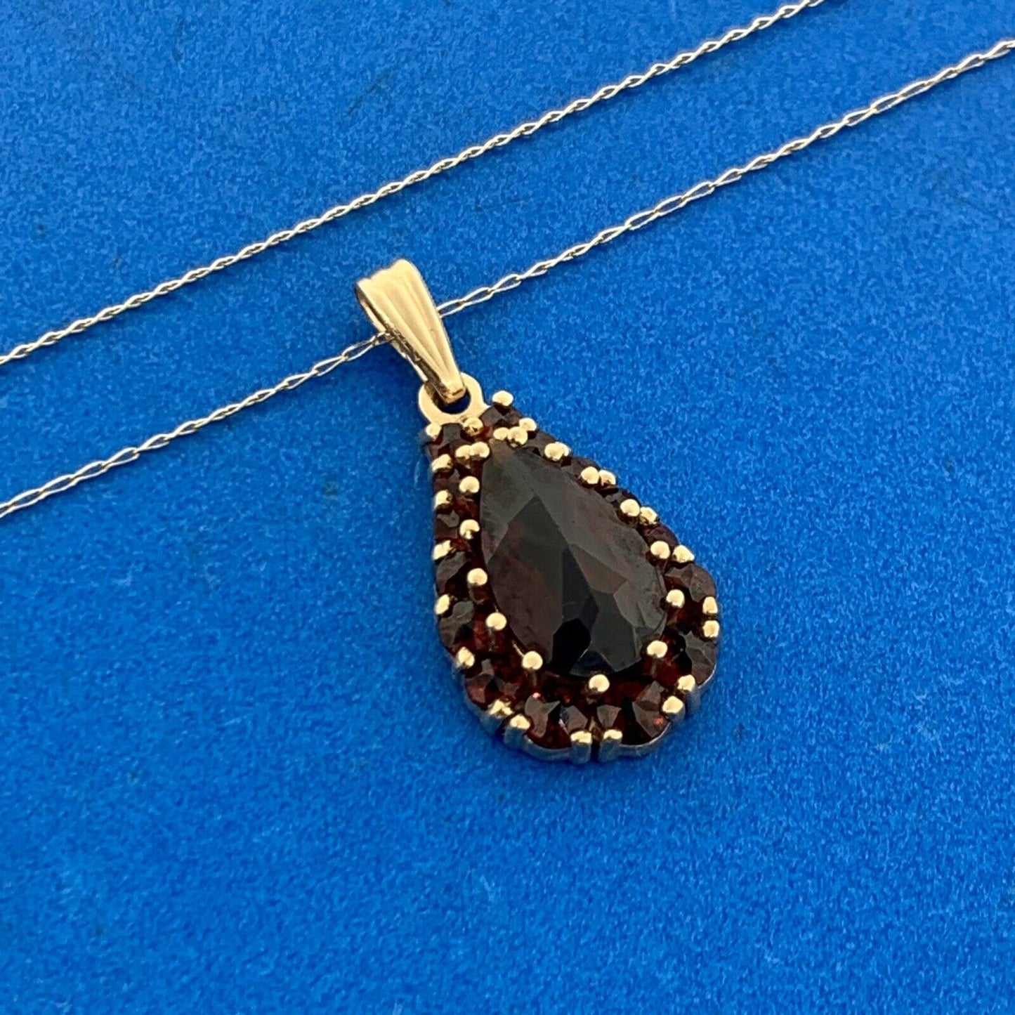 Vintage 14K Yellow Gold Pear Garnet Solitaire w/Halo January Pendant Necklace