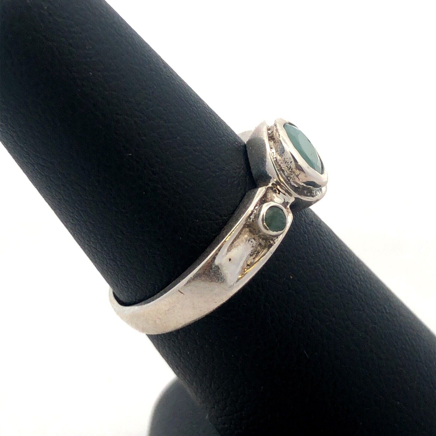 Vintage 925 Sterling Silver Oval Emerald May Anniversary Ring