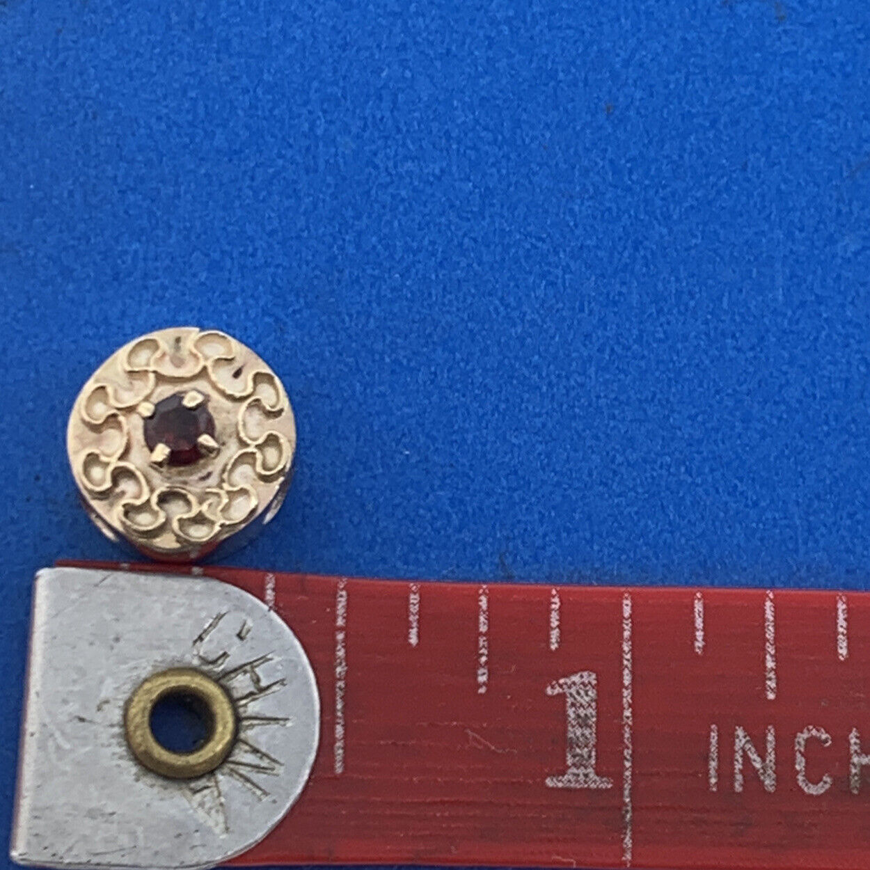 Vintage 10K Yellow Gold Round Garnet Textured Slide Bracelet Charm