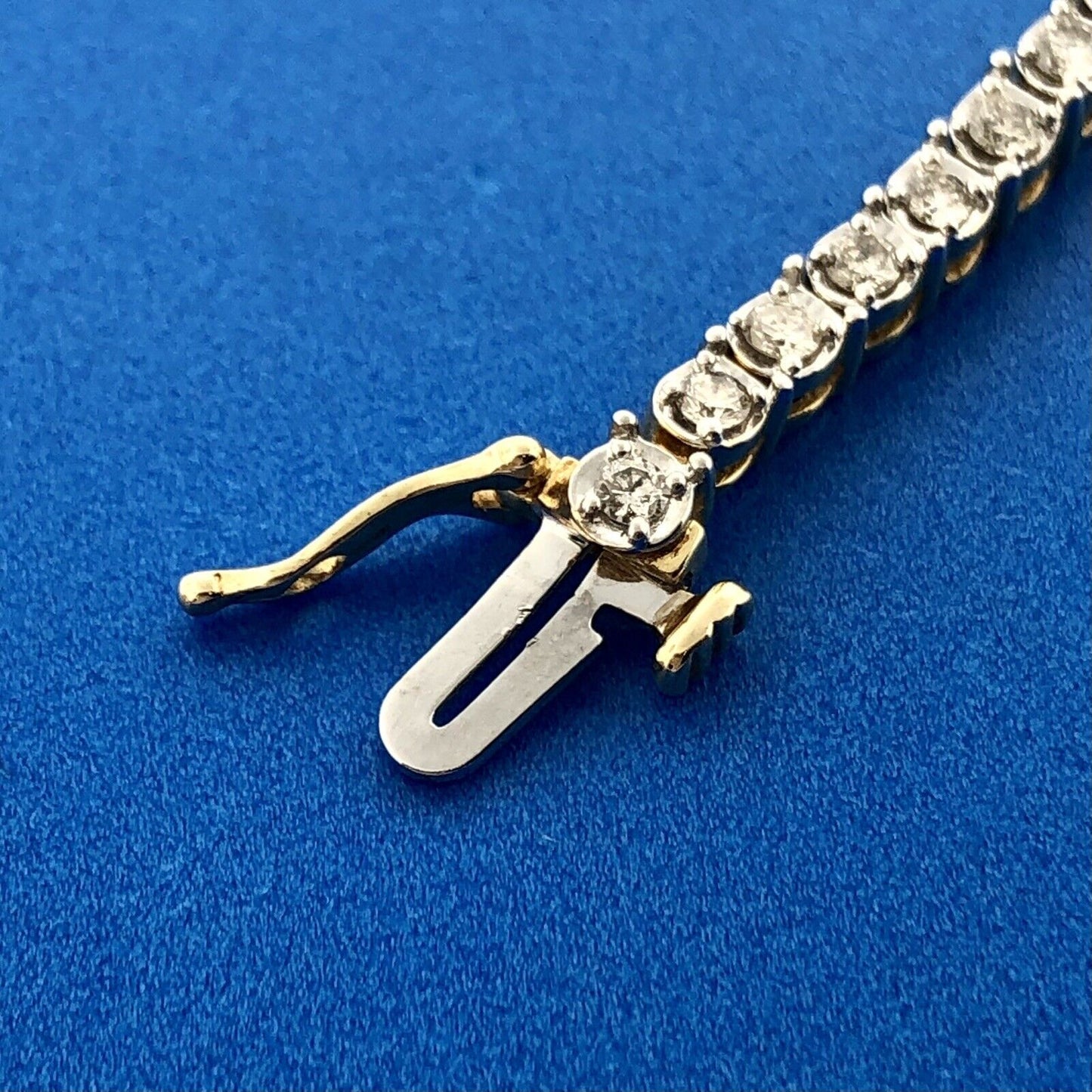 Beautiful 10K Yellow Gold Round Diamond 2.0 TCW Tennis Bracelet New With Tags