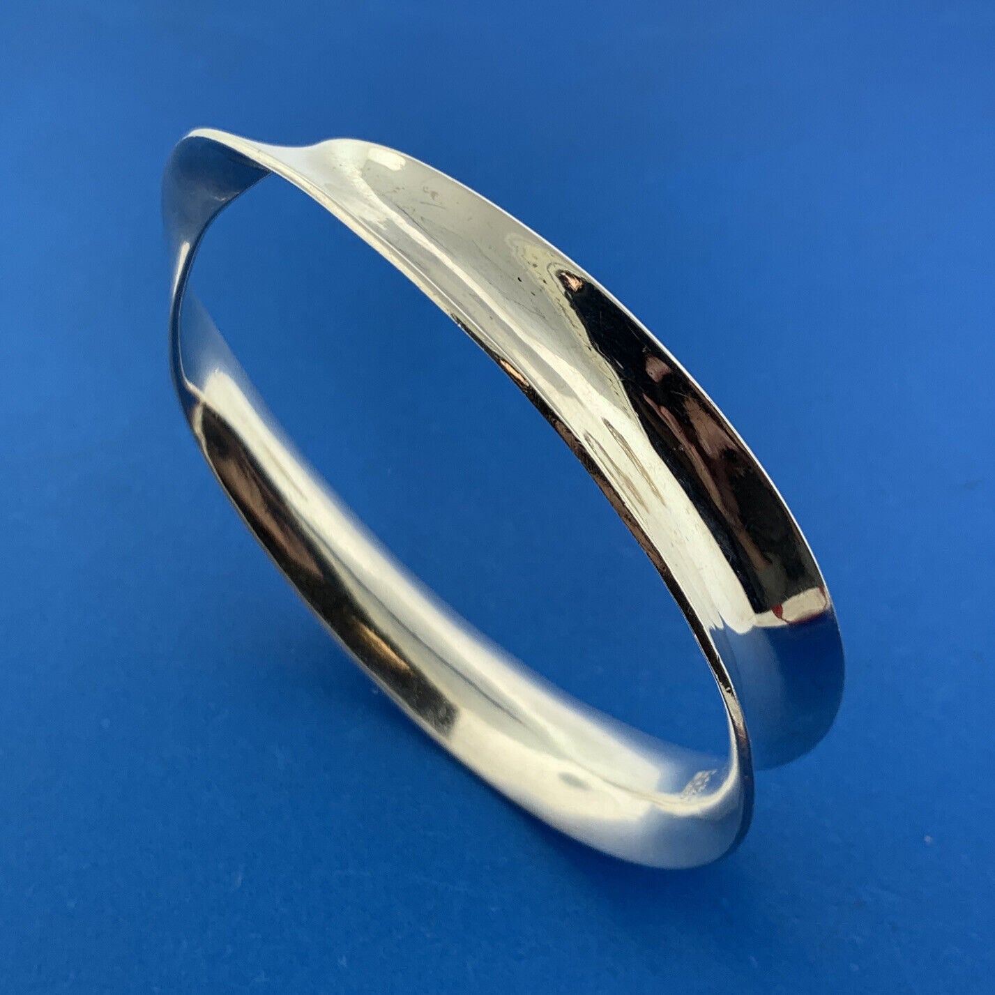 Taxco Artisan PAZ. 925 Sterling Silver Ribbed Wave Modernist Bangle Bracelet