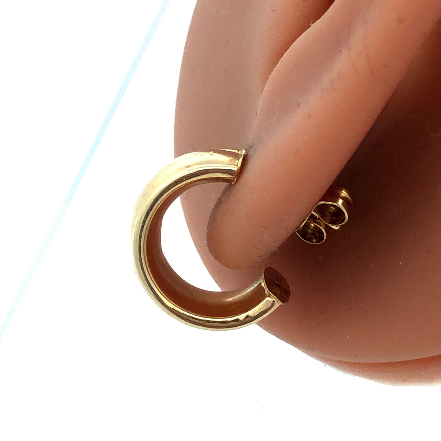 14K Yellow Gold Designer Statement Fluted Textured Round Huggy Hoop Earrings