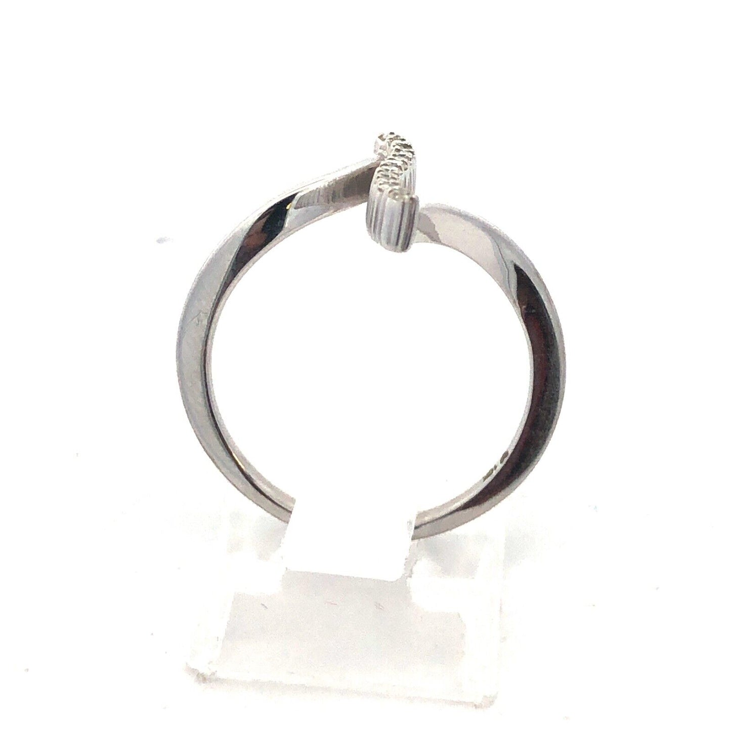 Gorgeous 10k White Gold Round Cut Diamond Vertical Modernist Bypass Ring Size 7