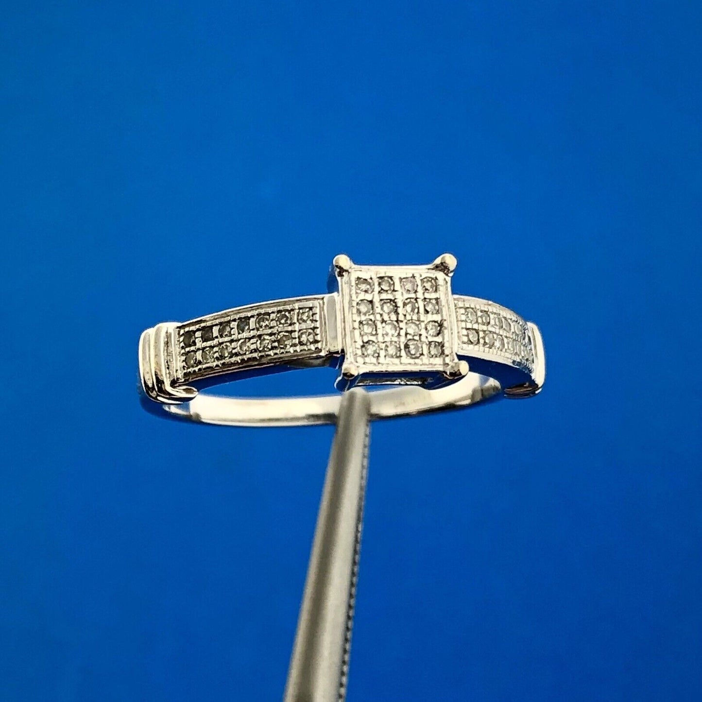 Gorgeous 10k White Gold Round Melee Diamond Square Women's Ring Size 7