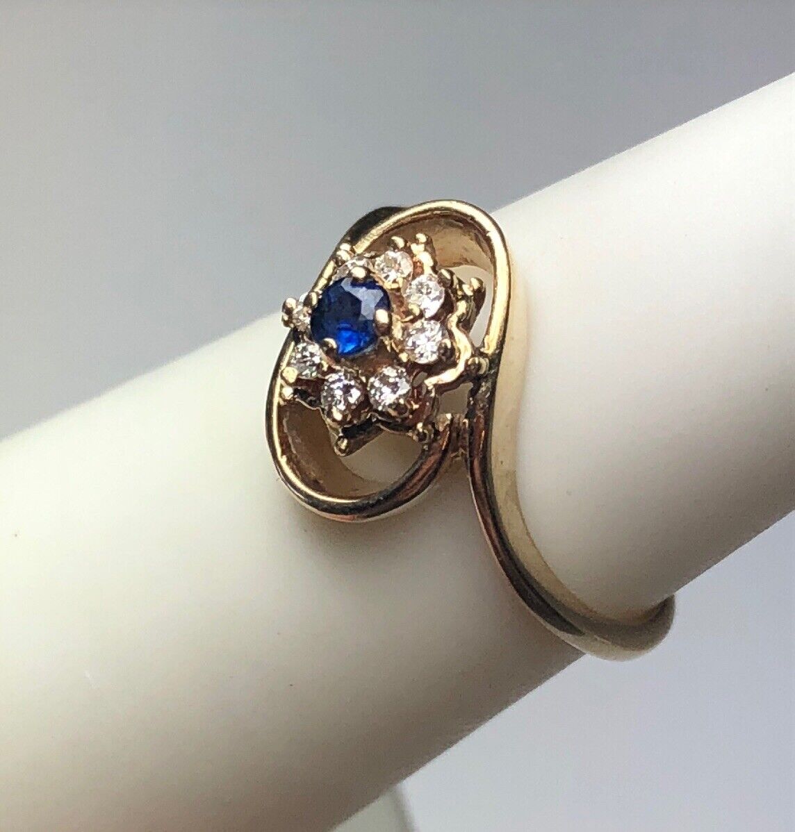 Designer 14K Yellow Gold Diamond Sapphire Free Form Flower Cocktail Ring
