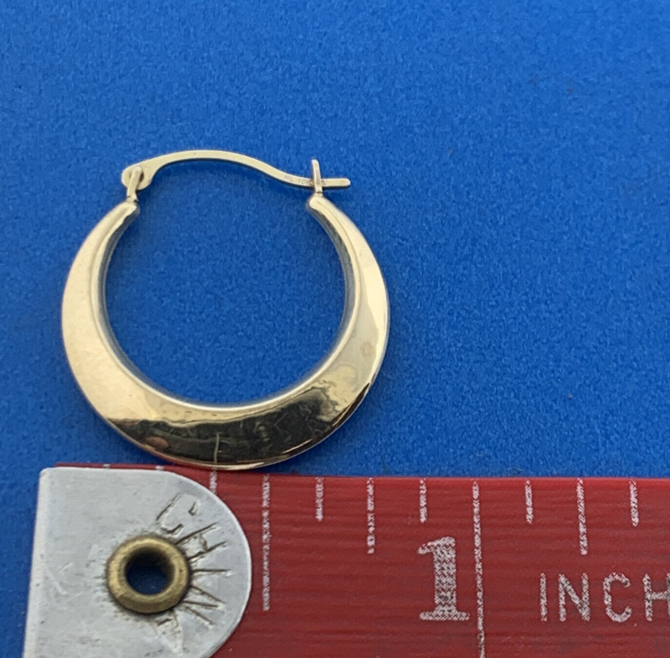 Designer RL 10K Yellow Gold Polished Tapered Elegant Hoop Earrings