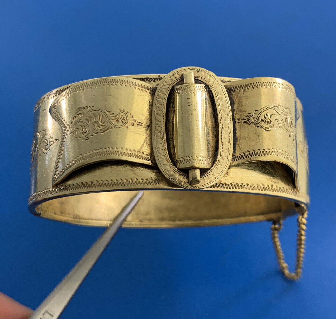 Vintage 925 Sterling Silver Vermeil Floral Scroll Buckle Hinged Cuff Bracelet