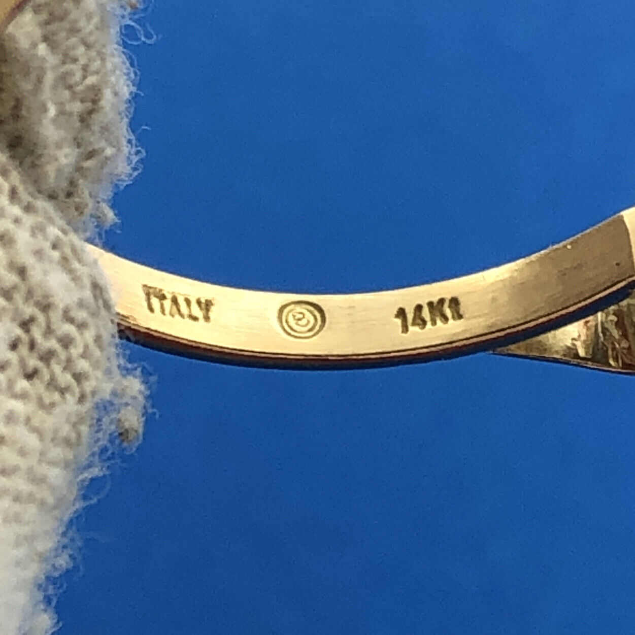 Designer 14K Yellow Gold Oval Red Coral Cabochon Filigree Cocktail Ring