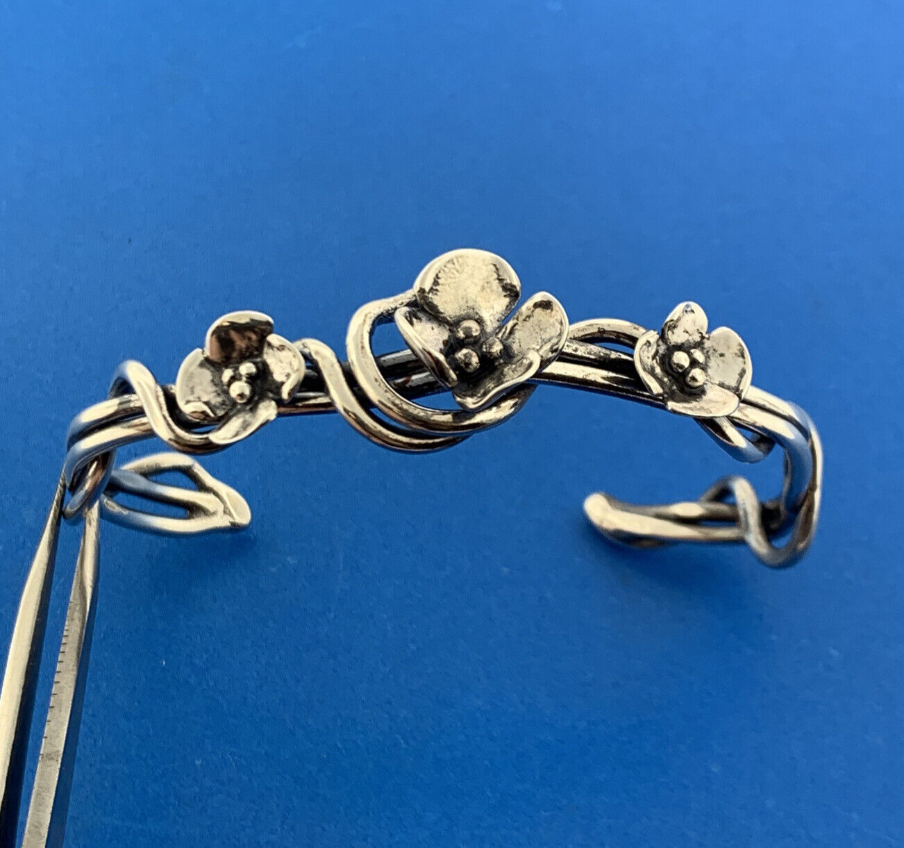 Stunning Sterling Silver 925 Floral Flower Wrapped Vine 6.5" Open Cuff Bracelet