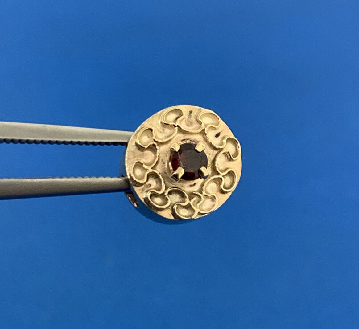 Vintage 10K Yellow Gold Round Garnet Textured Slide Bracelet Charm