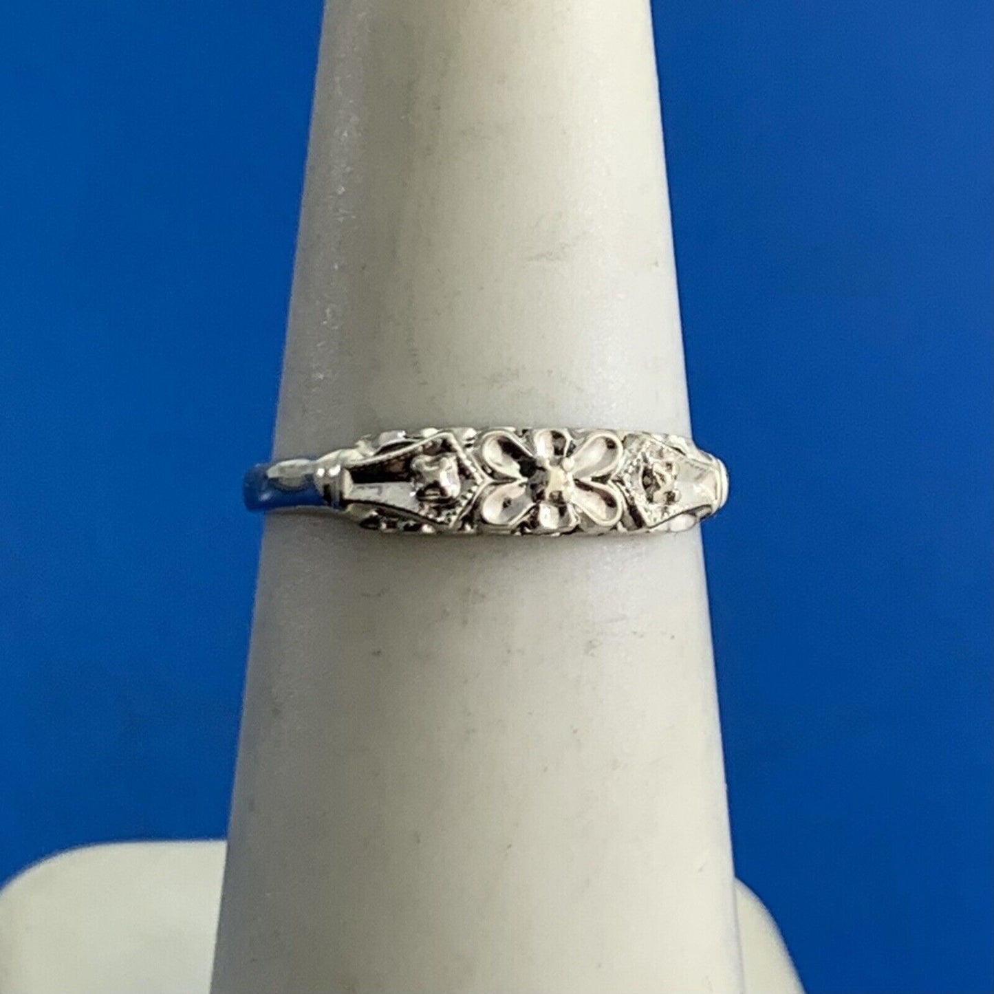 Vintage 14K White Gold Flower Design Wedding Anniversary Band Ring