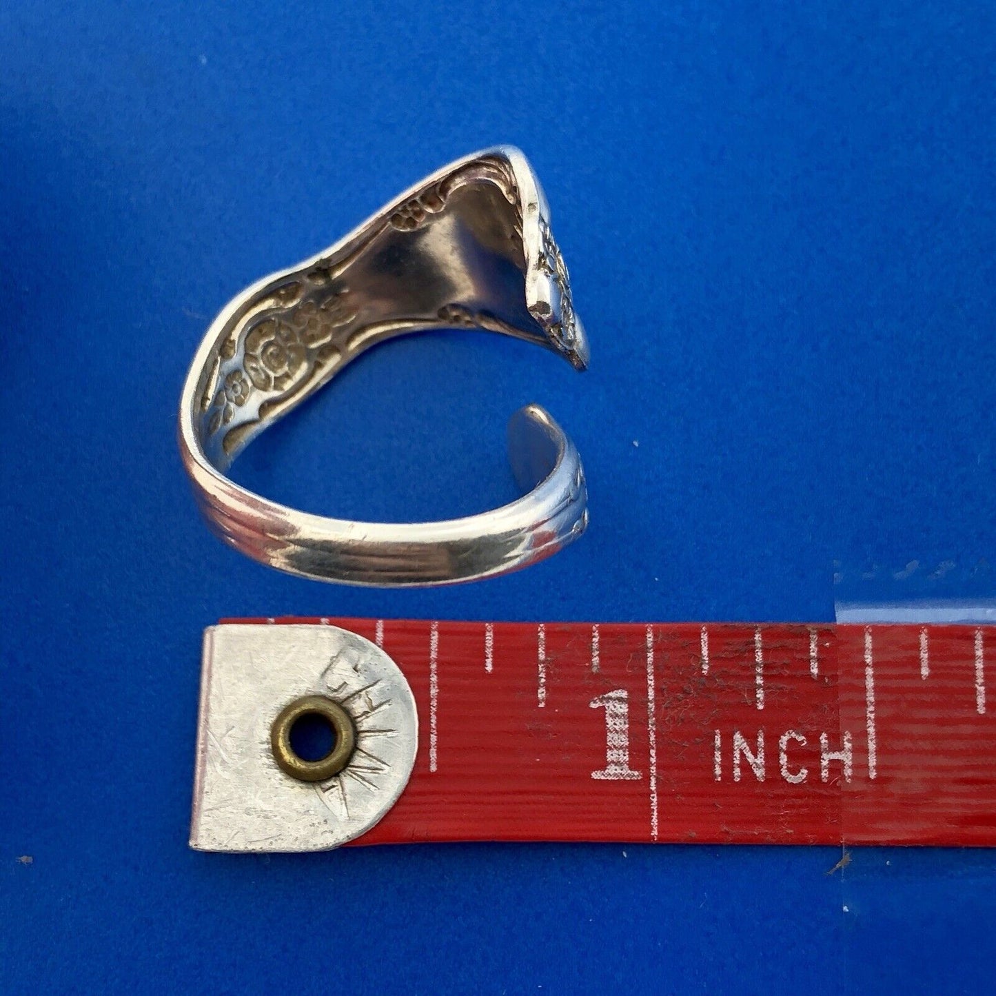 Retro William Rogers Oneida Juliette Pattern Silver Plate Spoon Bypass Ring