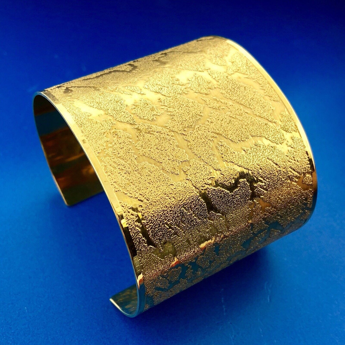 Francesca Visconti Gold Tone Animal Print Textured Runway Couture Cuff Bracelet