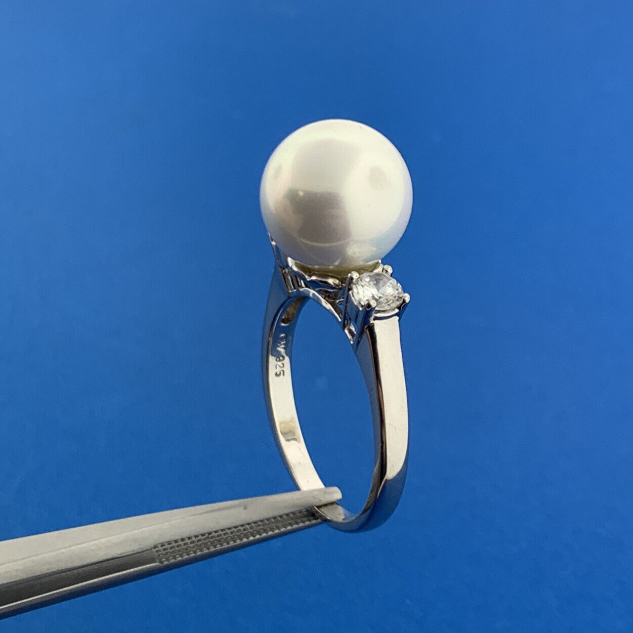 Stunning Sterling Silver 925 Faux Pearl Sparkling Round Cut CZ Ring Size 9
