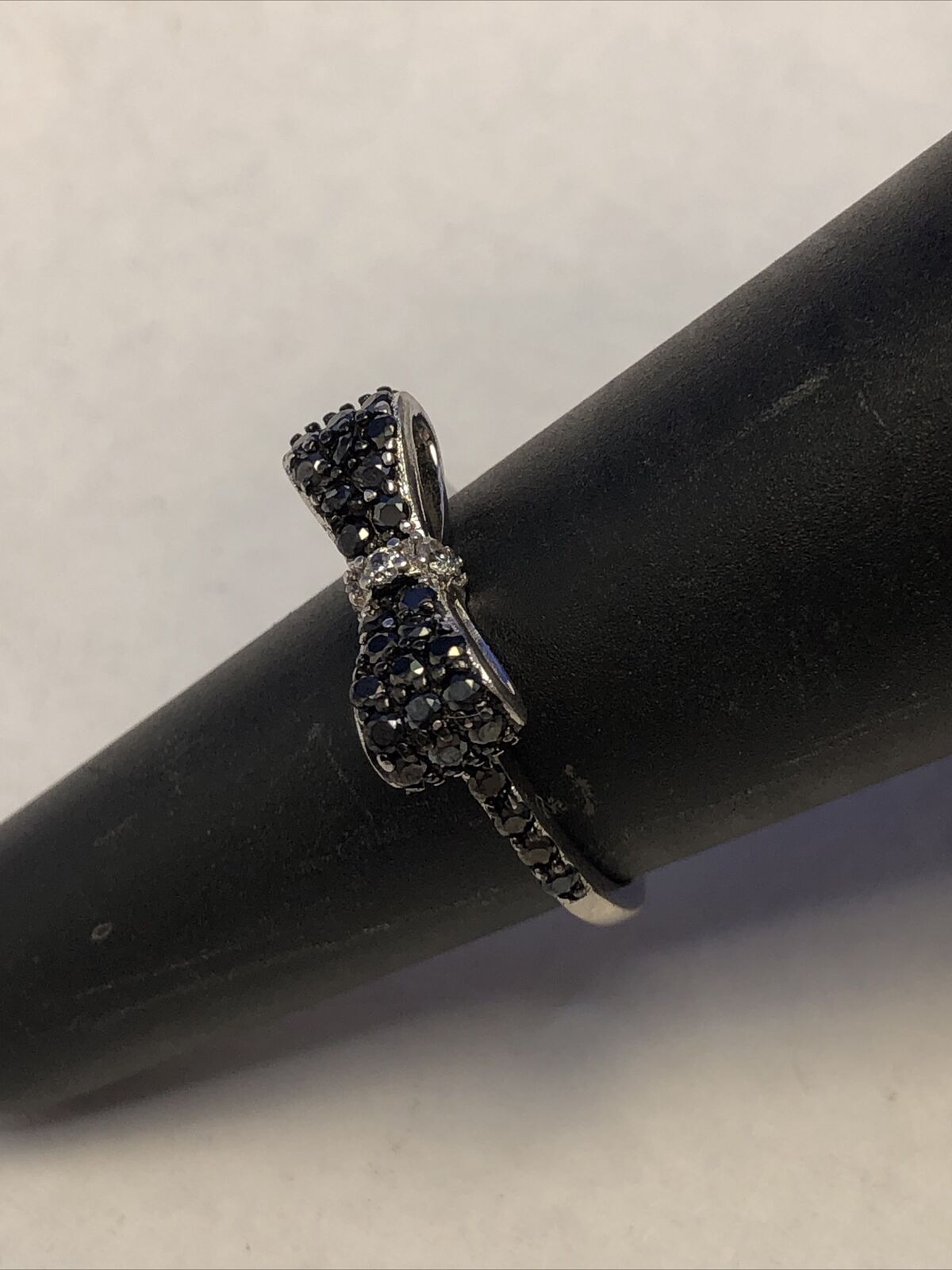 Estate 925 Sterling Silver Faceted Black Onyx Cubic Zirconia 3D Bow Ring