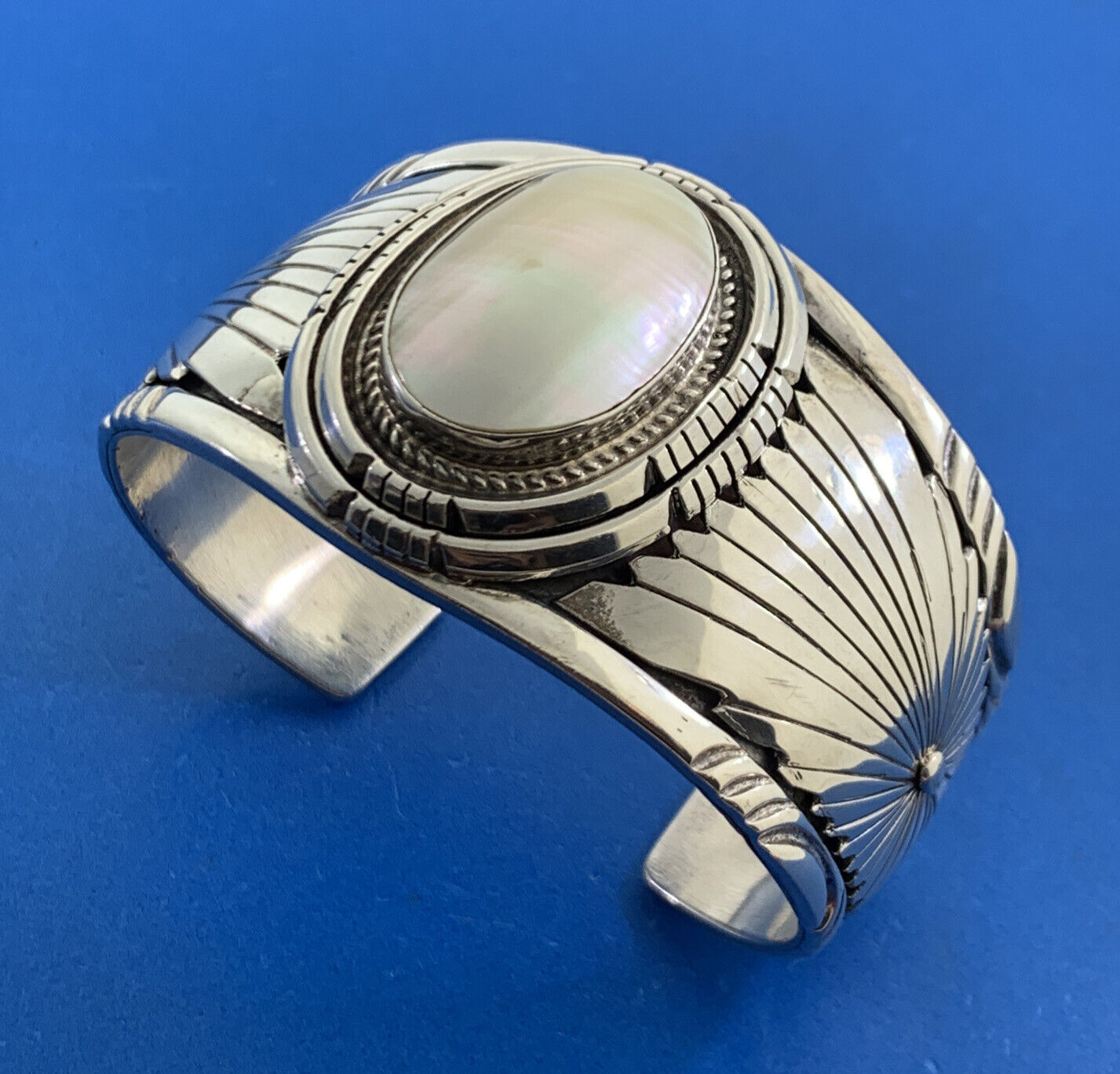L James 925 Sterling Silver Native American Navajo Mother Of Pearl Cuff Bracelet