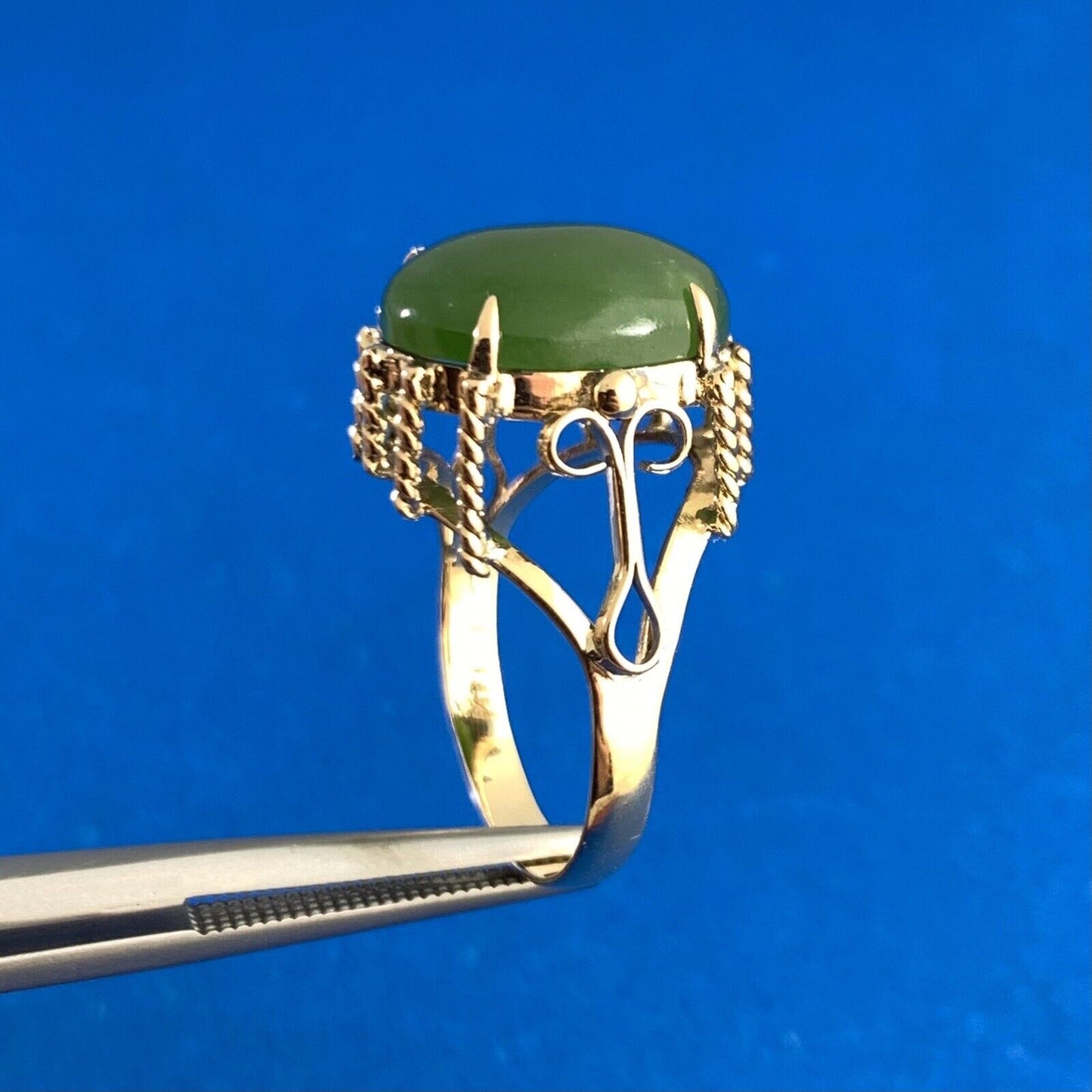 Estate 14K Yellow Gold Oval Jade Cabochon Statement Cocktail Ring