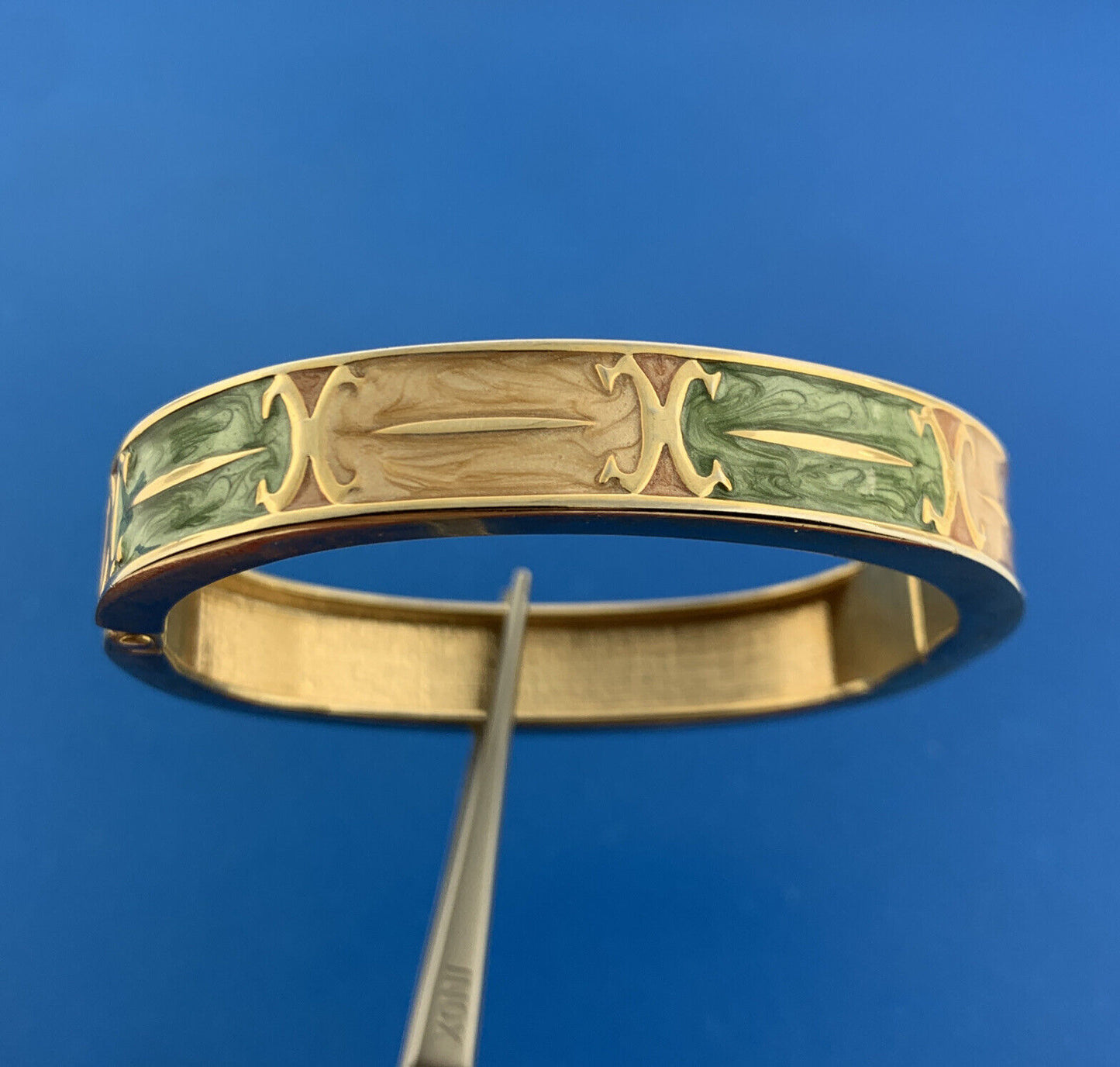 Retro 1980's Gold Tone Pale Peach Green Enamel Hinged Cuff 2 Bracelet Set