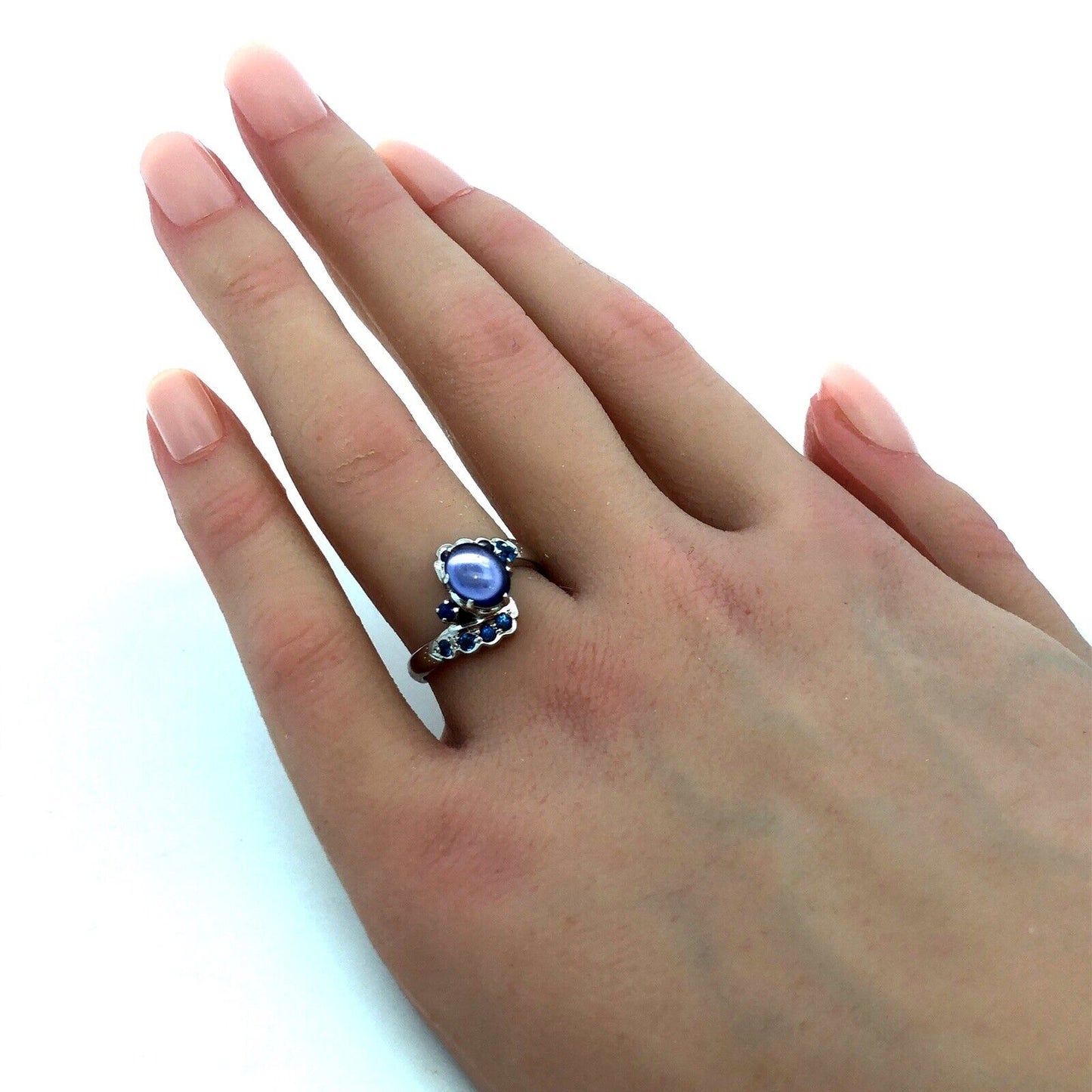 Estate 18K White Gold Oval Amethyst Cabochon Sapphire Accents Solitaire Ring