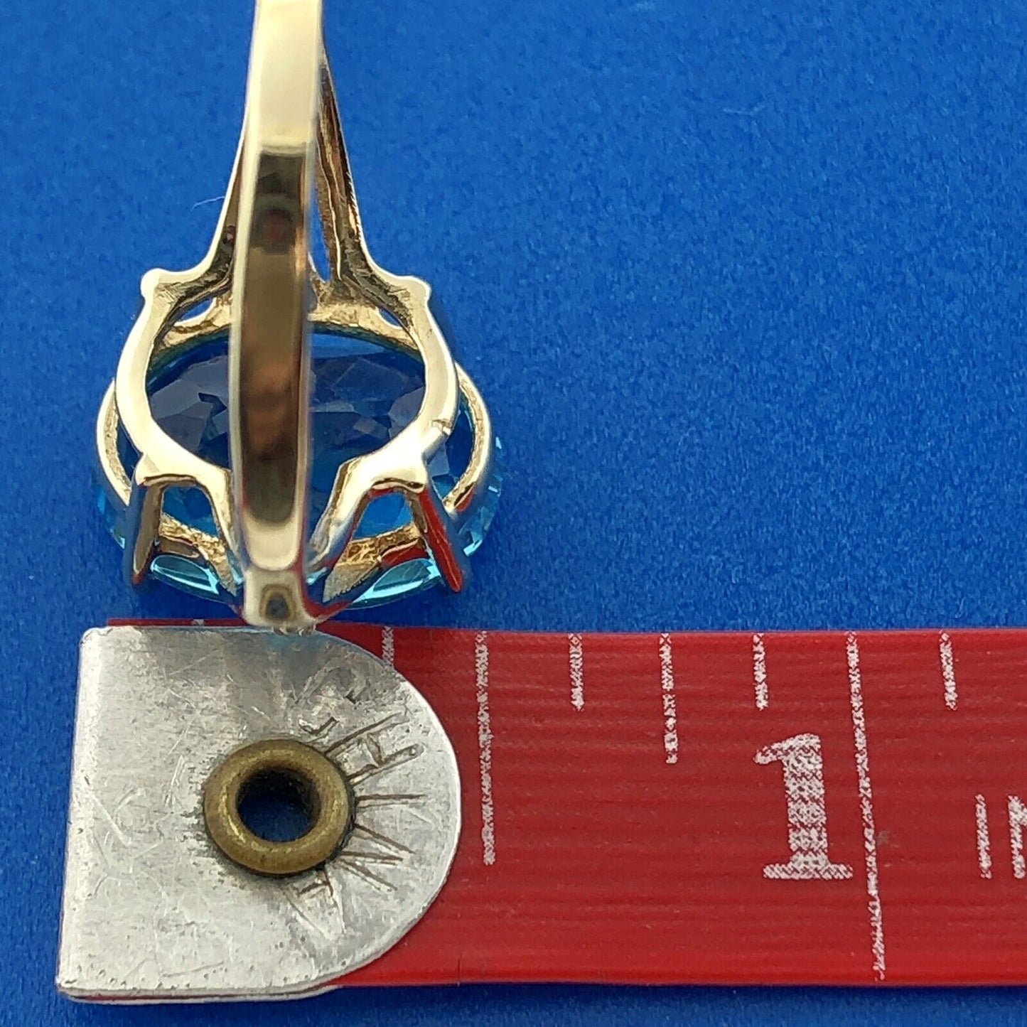 Stunning 10k Yellow Gold Oval Swiss Blue Topaz Diamond Accented Ring Size 10