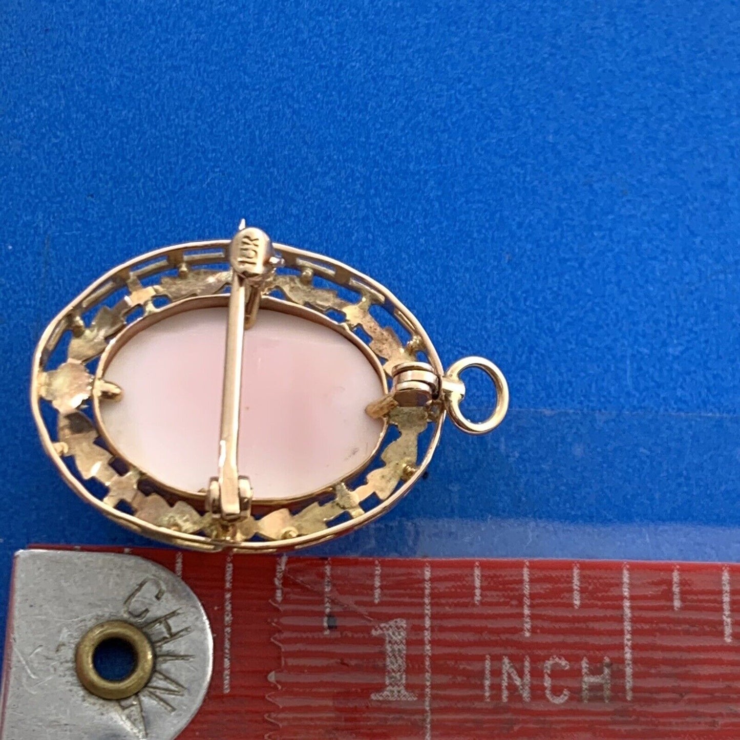 Victorian Carved Pink Cameo 10K Rose & Yellow Gold Border Leaves Brooch Pendant