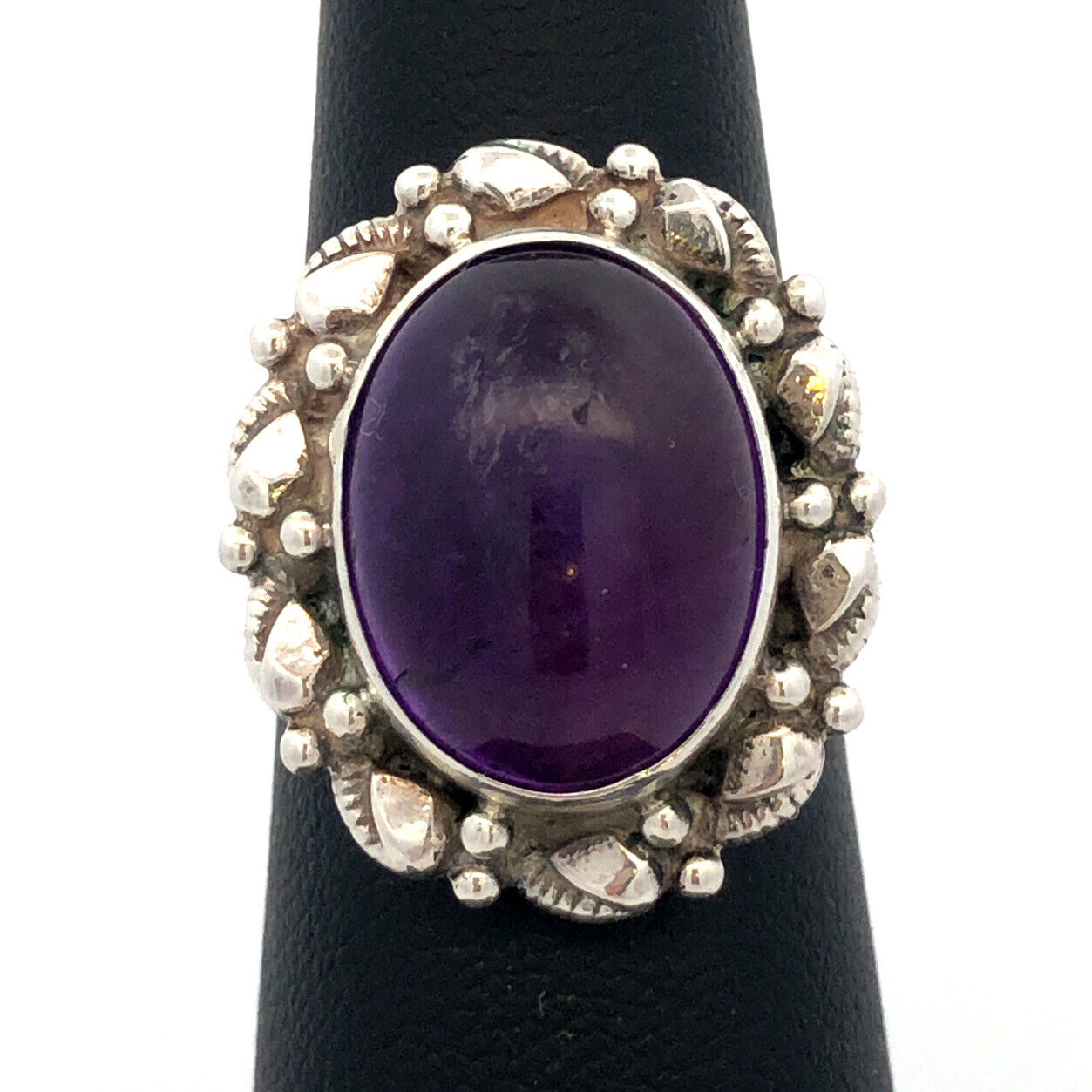 Vintage 925 Sterling Silver Oval Cabochon Amethyst Textured Ring