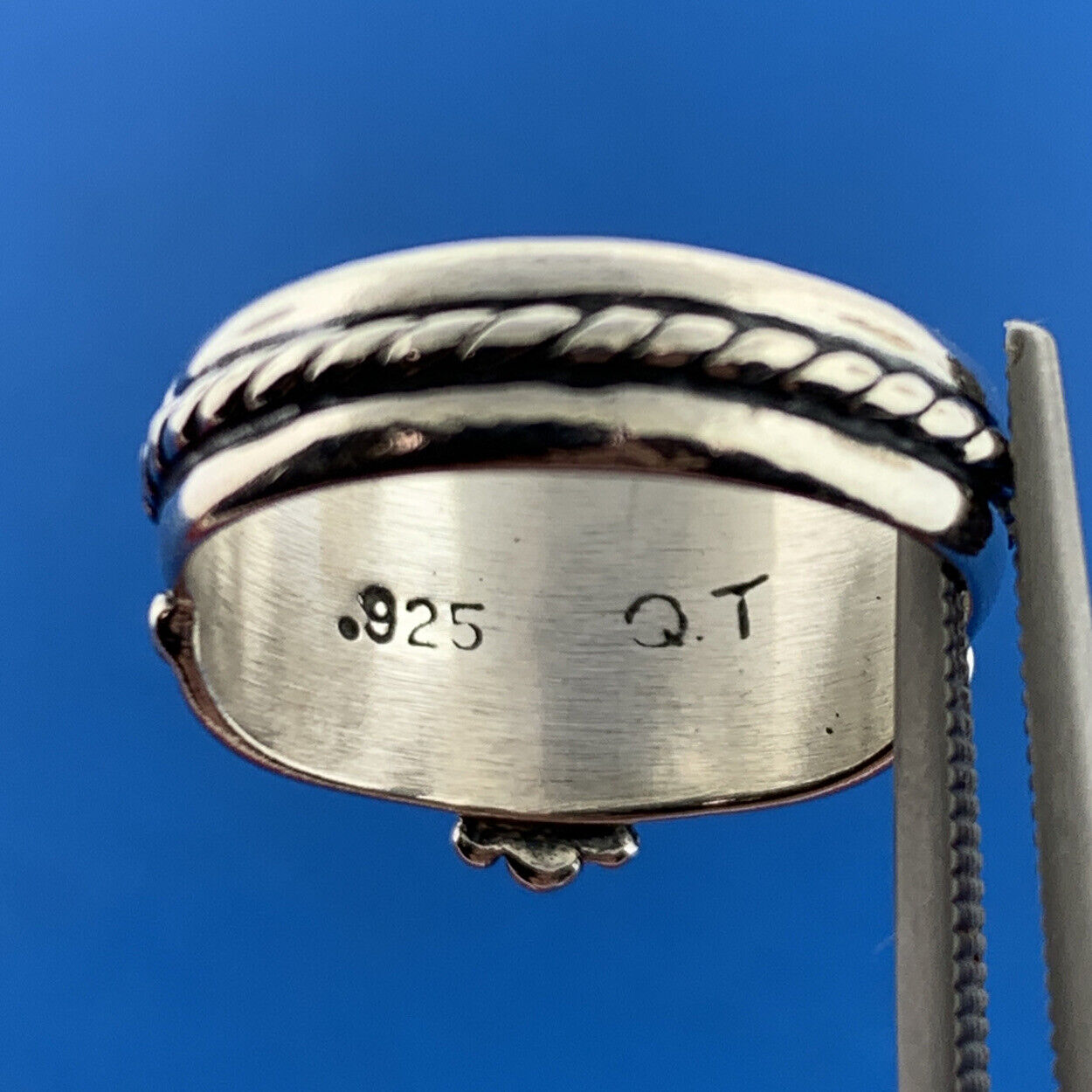 Desiger QT 925 Sterling Silver Oval Red Tourmaline Cabochon Rope Ribbed Ring