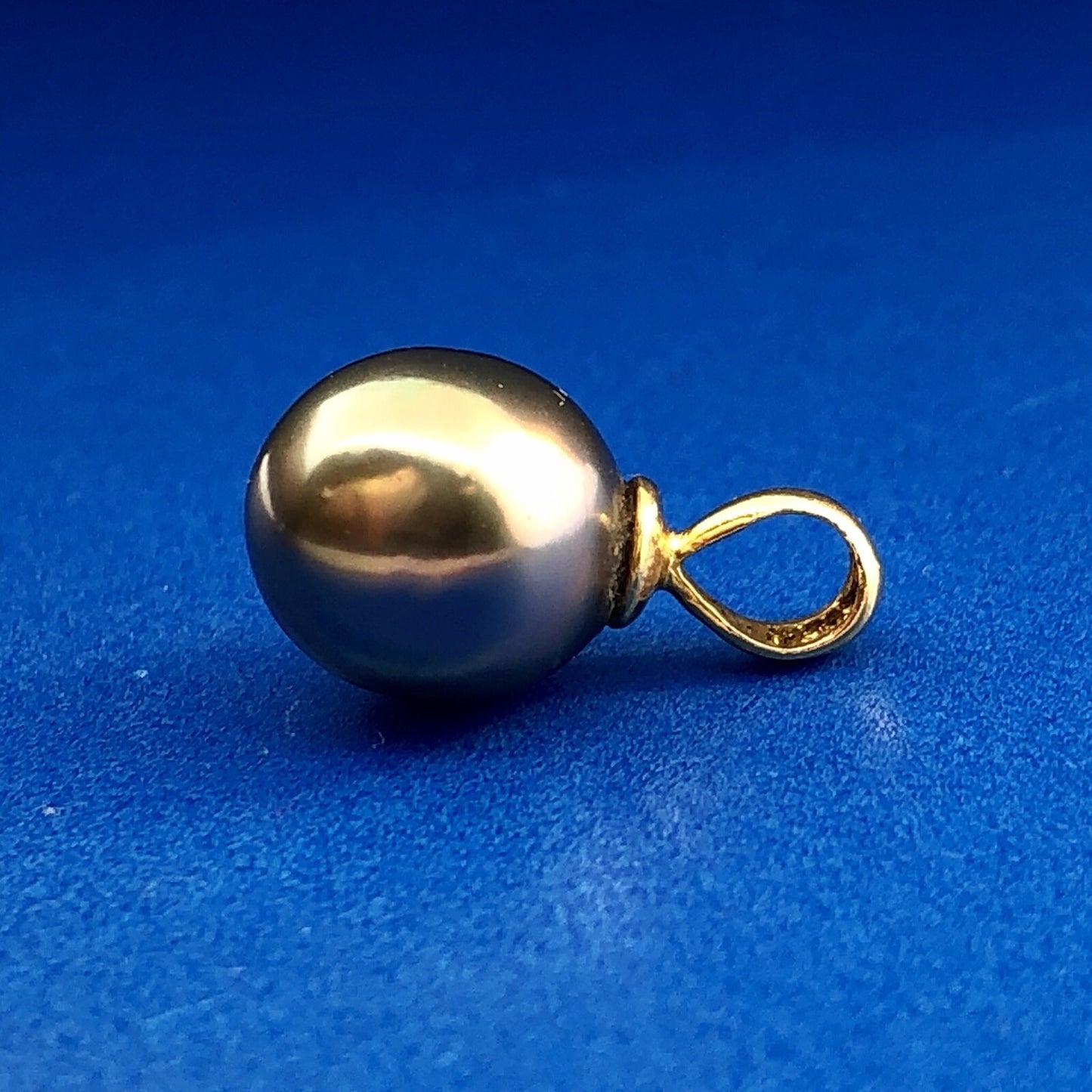 Designer 14K Yellow Gold Black Pearl Drop Dangle Charm Pendant