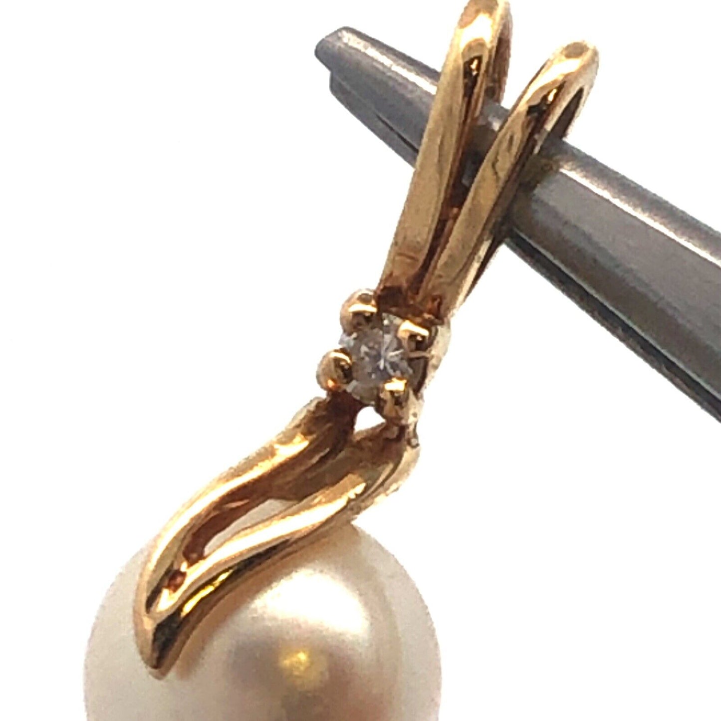 14K Yellow Gold Pearl Solitaire Diamond Accent Bridal June Occasion Pendant
