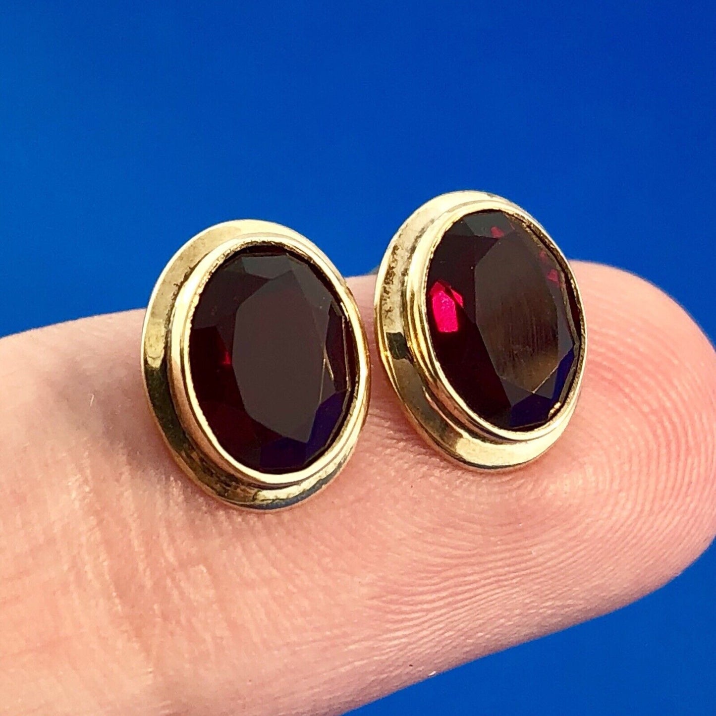 Estate 10K Yellow Gold Oval Garnet January Anniversary Occasion Stud Earrings