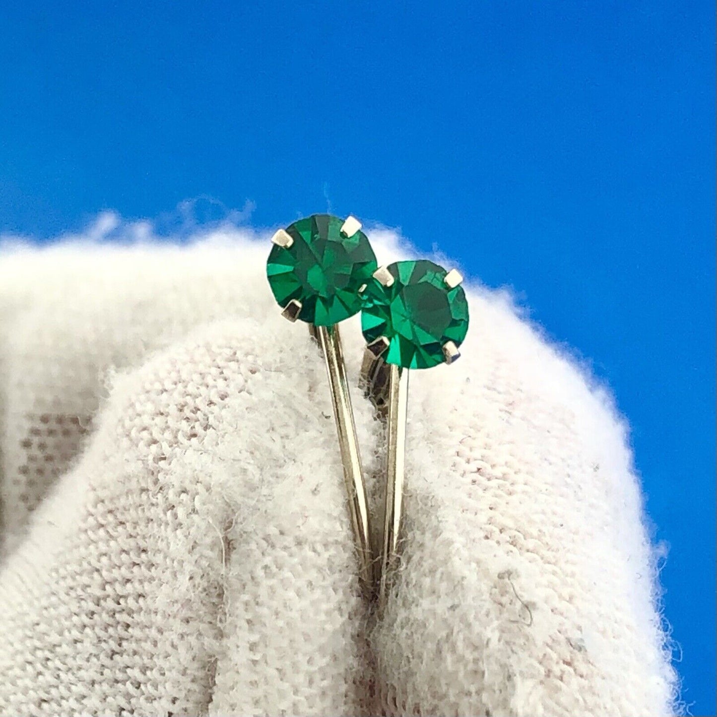 Elegant 14K White Gold Emerald Green Cubic Zirconia Starter Leverback Earrings