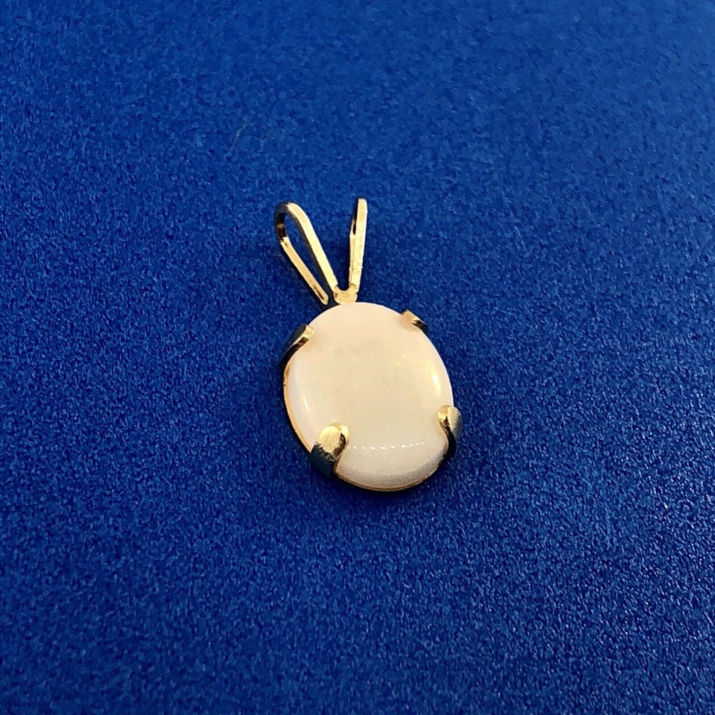 Vintage 14K Yellow Gold Oval Opal Solitaire October Anniversary Pendant