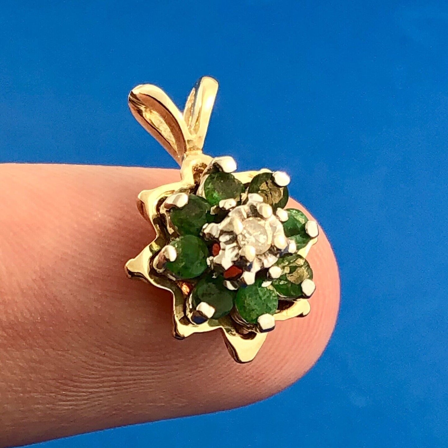 Estate 14K Yellow Gold Emerald Diamond Flower Cluster May Anniversary Pendant