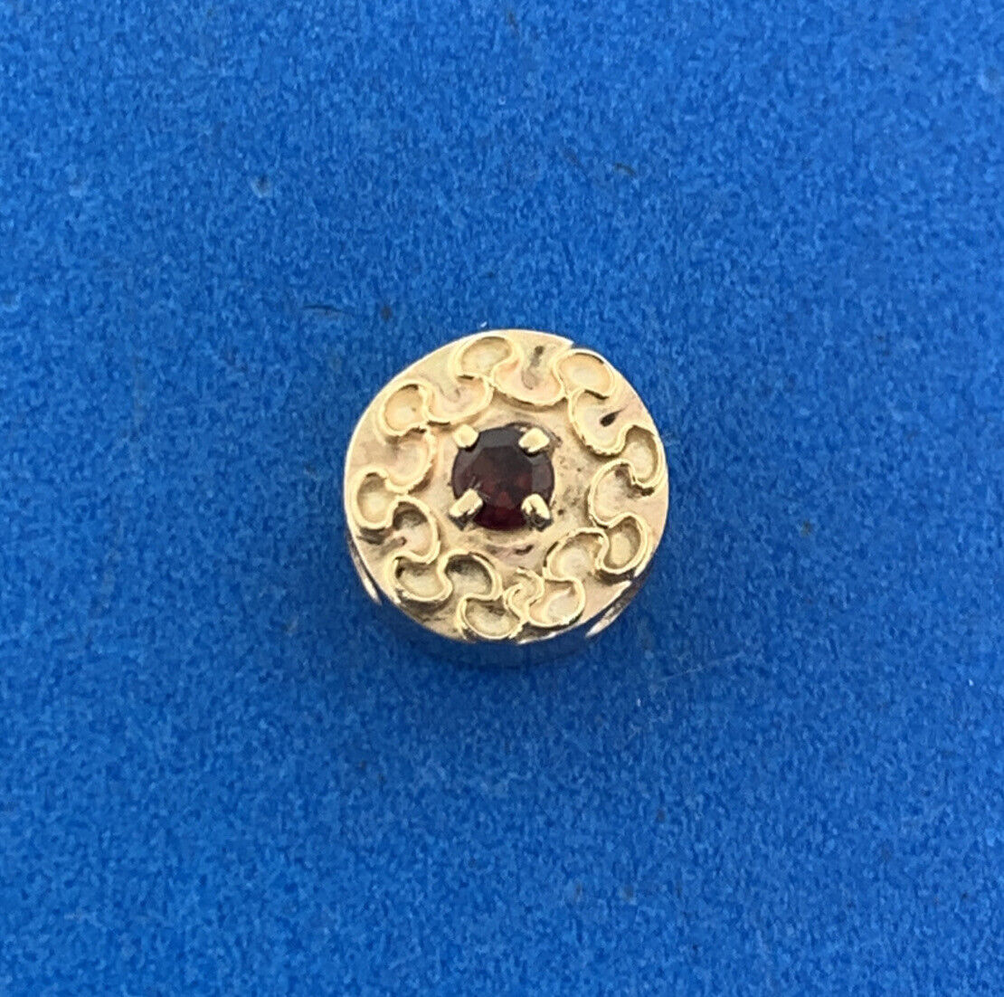 Vintage 10K Yellow Gold Round Garnet Textured Slide Bracelet Charm