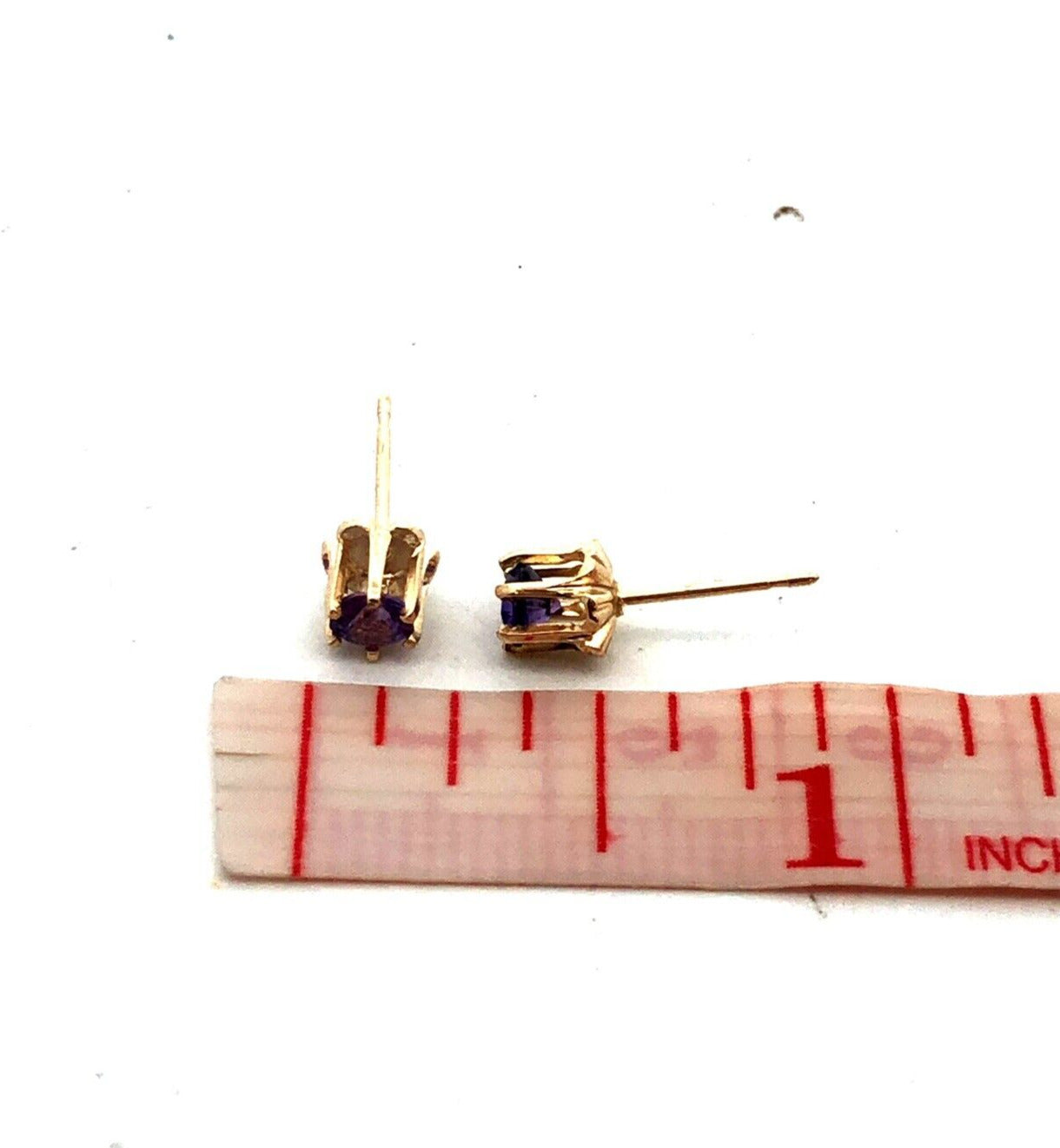 Estate 14K Yellow Gold Purple Sapphire Solitaire Buttercup Flower Stud Earrings