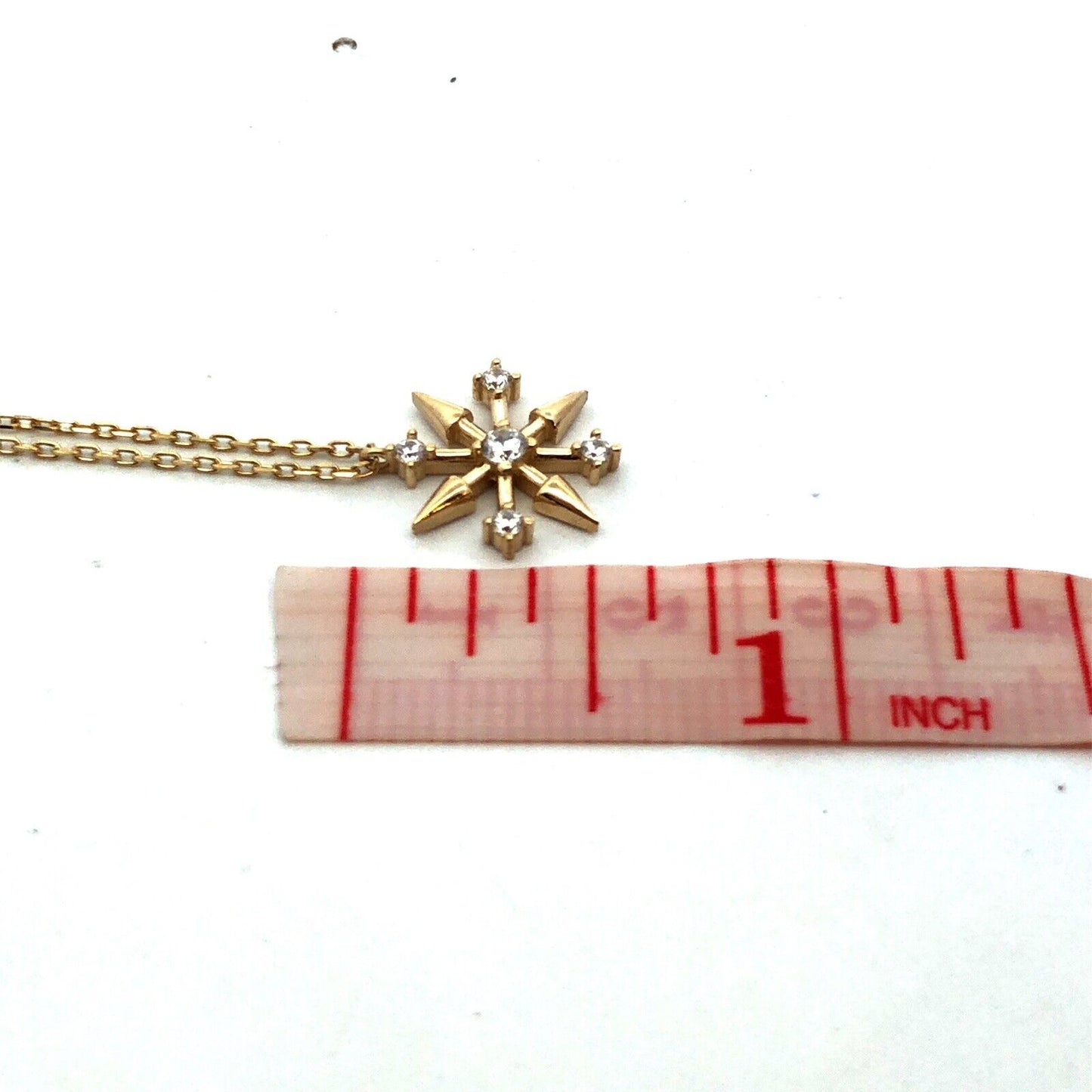 Retro 10K Yellow Gold Round Cubic Zirconia Star Burst Snowflake Pendant Necklace