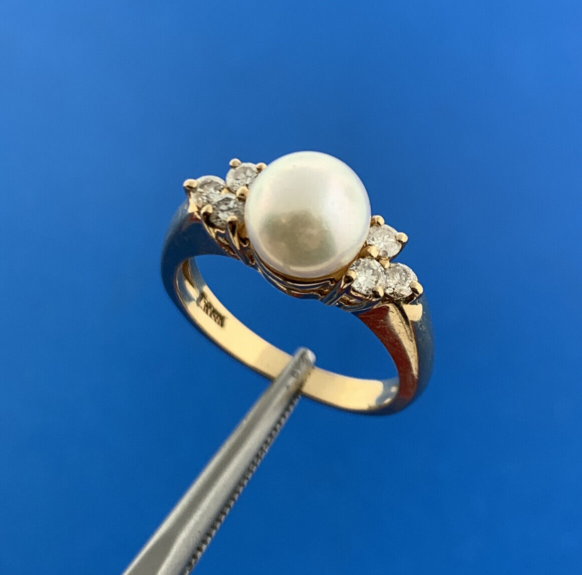 Designer 14k Yellow Gold White Pearl Round Cut Diamond Accent Ring Size 6.5