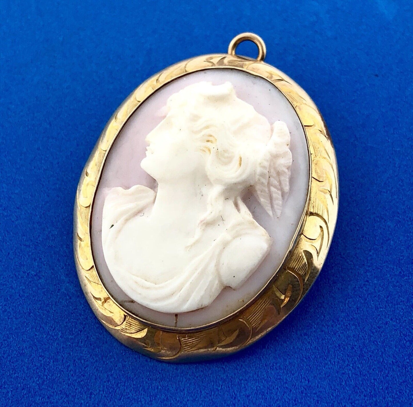 Victorian 10K Yellow Gold Pink Cameo Left Etched Frame Statement Brooch Pendant