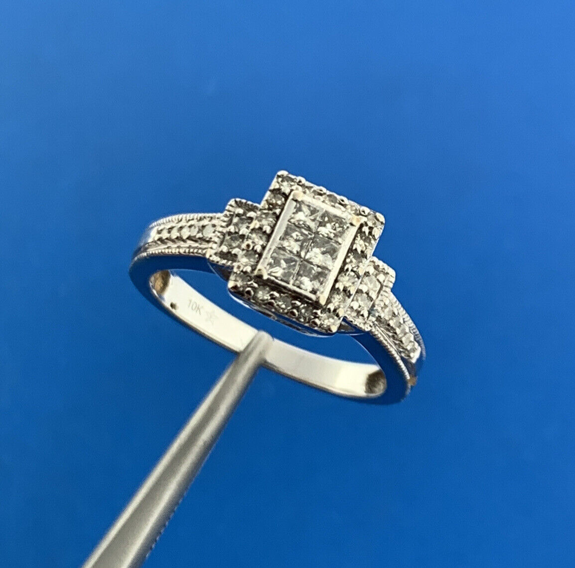 Gorgeous 10k White Gold Princess Diamond Round Accent Engagement Ring Size 6.75