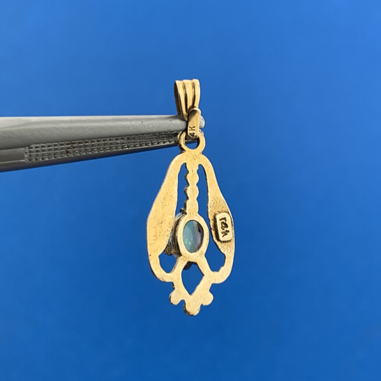 Vintage 14K Yellow Gold Oval Opal Cabochon October Anniversary Charm Pendant
