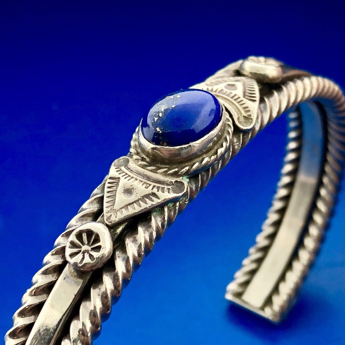 Exquisite Native American Artisan 925 Sterling Silver Lapis Lazuli Cuff Bracelet