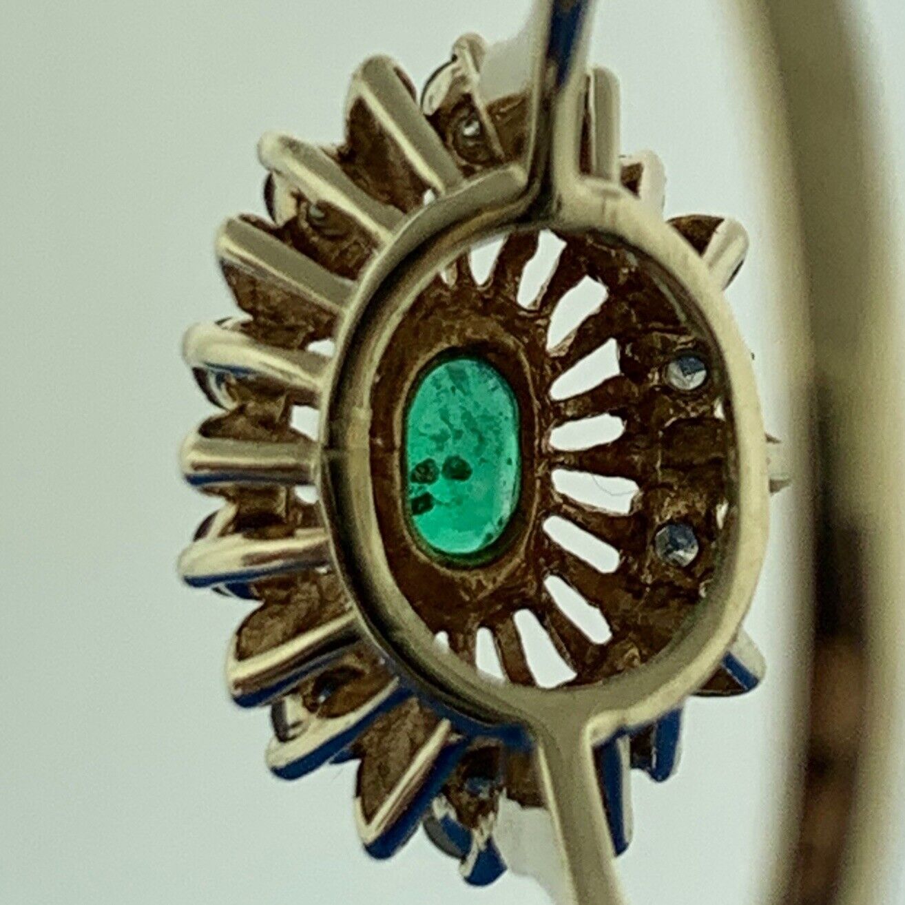 Vintage 14K Yellow Gold Oval Emerald Diamond Starburst Halo May Anniversary Ring