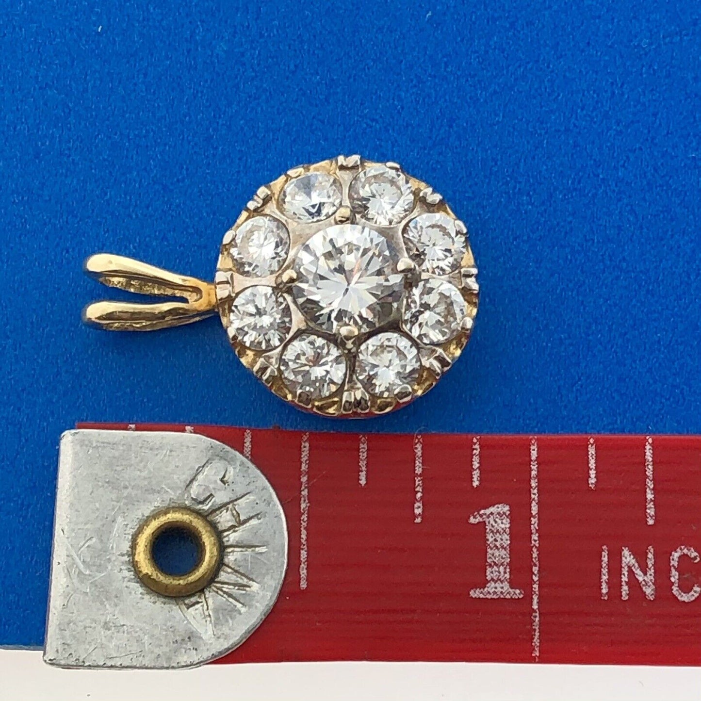 Gorgeous 14k Yellow Gold Round Cut Cubic Zirconia CZ Circle Cluster Pendant